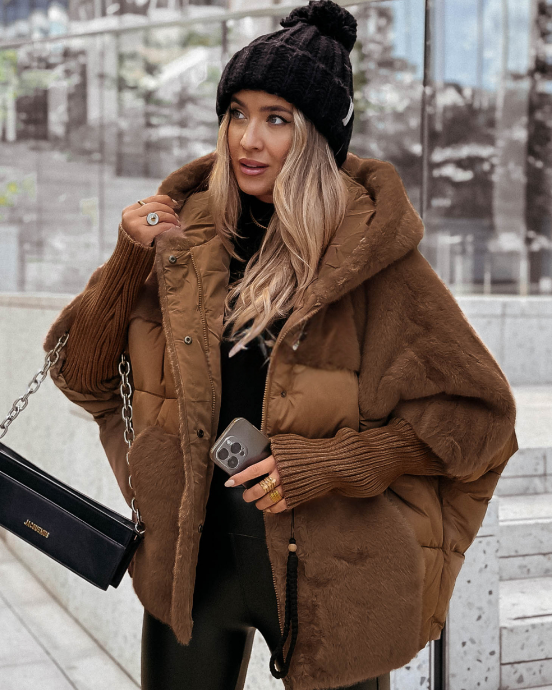 Nolera – Oversized Puffer Jacket with Hood