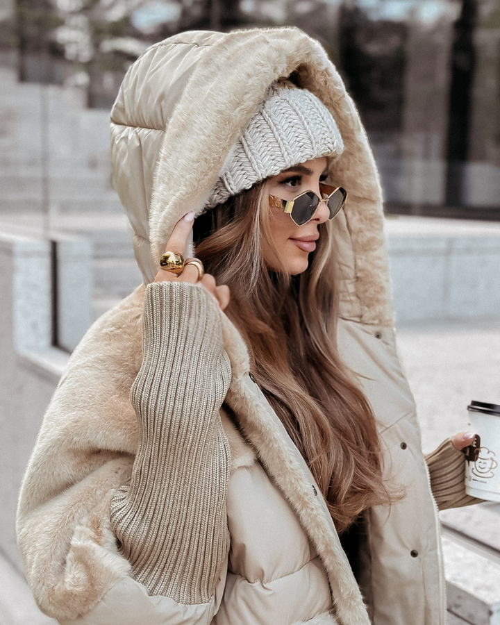 Nolera – Oversized Puffer Jacket with Hood