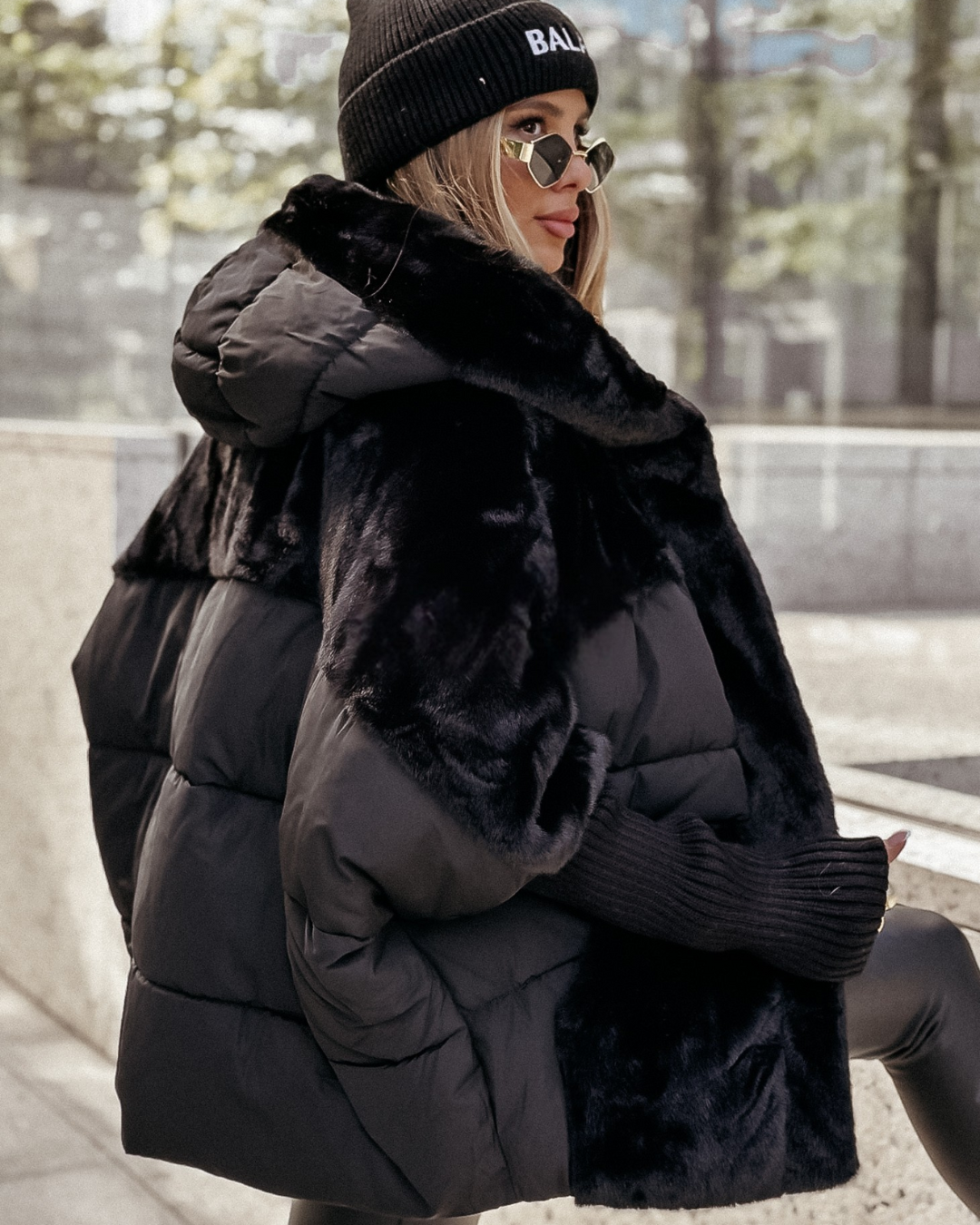 Nolera – Oversized Puffer Jacket with Hood