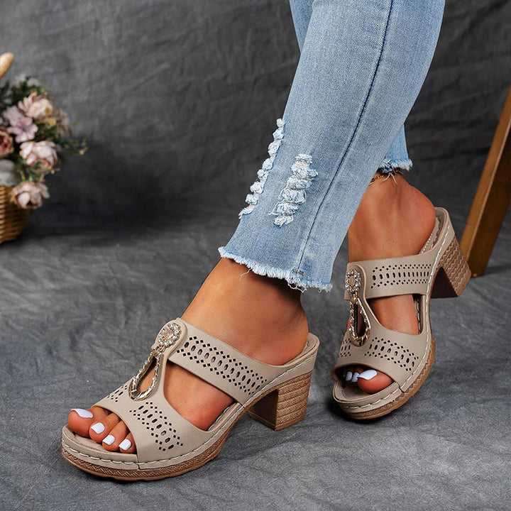 Yora | Stylish and Cozy Orthopedic Sandals