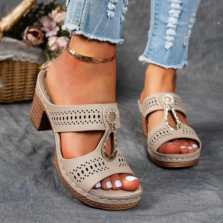 Yora | Stylish and Cozy Orthopedic Sandals