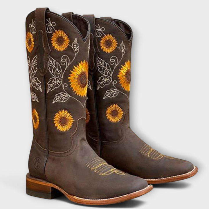 SUNHAVEN BOOTS | Striking Sophistication