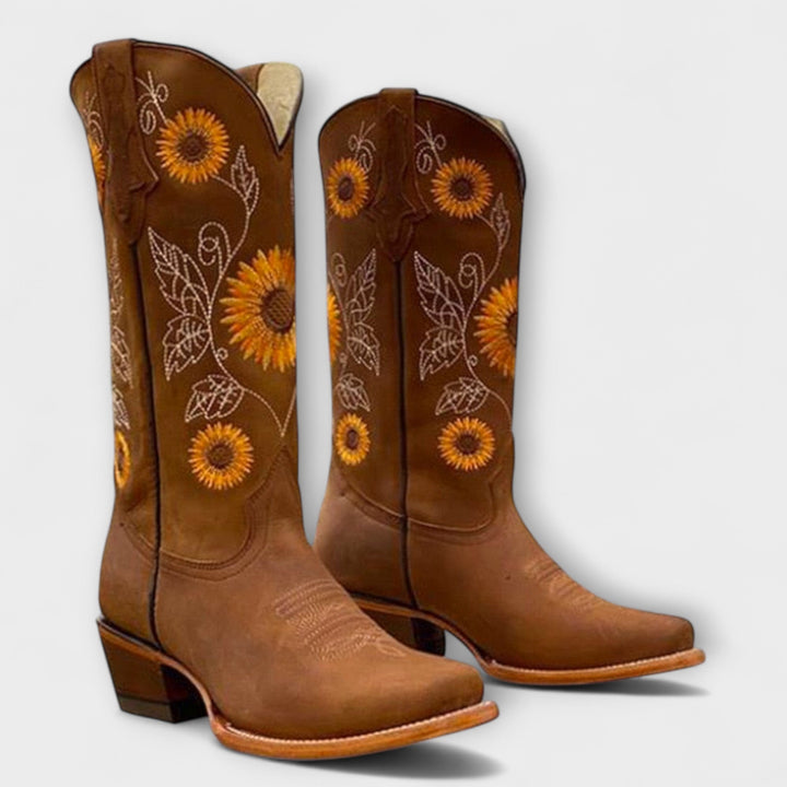 SUNHAVEN BOOTS | Striking Sophistication