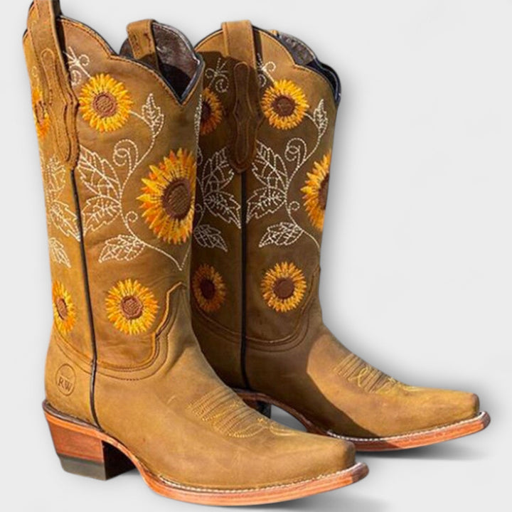 SUNHAVEN BOOTS | Striking Sophistication